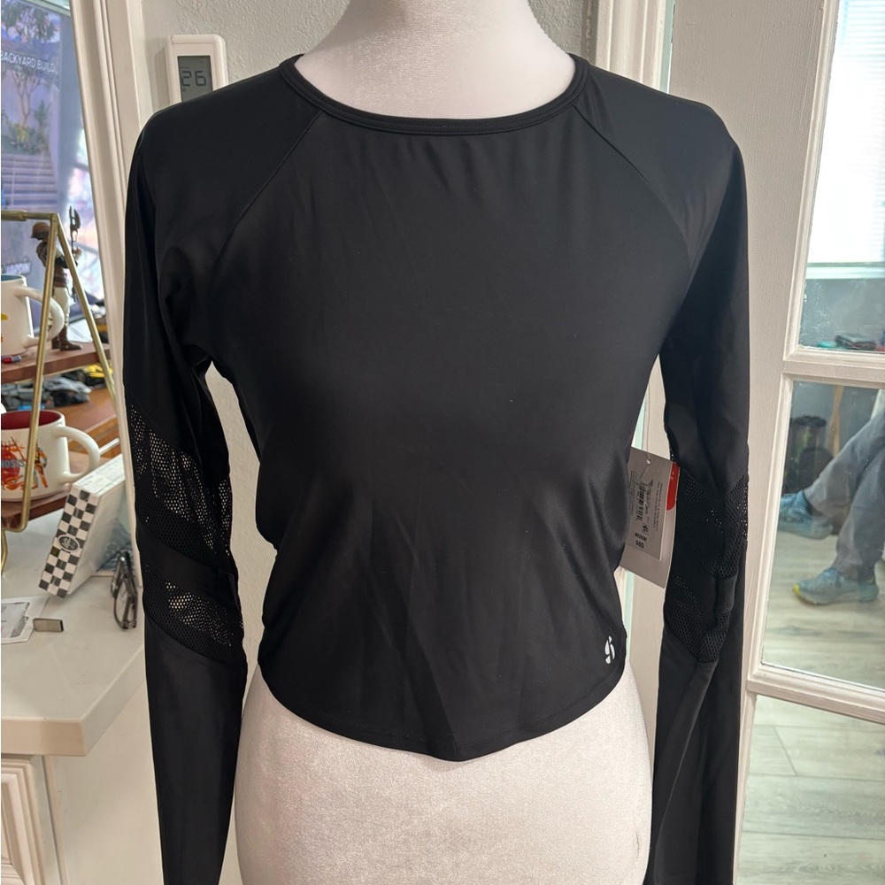 Women’s Black Long Sleeve Athletic Tee